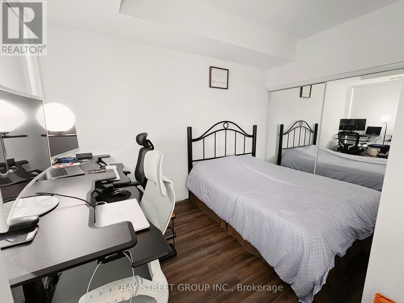 1206 - 75 Canterbury Place, Toronto, ON - Indoor Photo Showing Bedroom