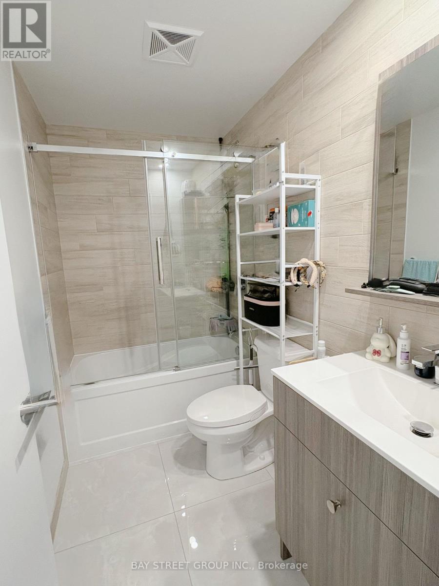 1206 - 75 Canterbury Place, Toronto, ON - Indoor Photo Showing Bathroom