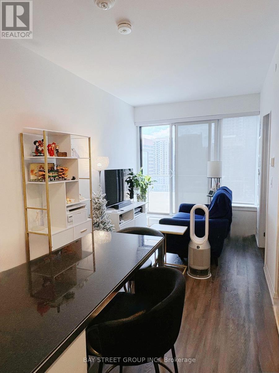 1206 - 75 Canterbury Place, Toronto, ON - Indoor Photo Showing Other Room