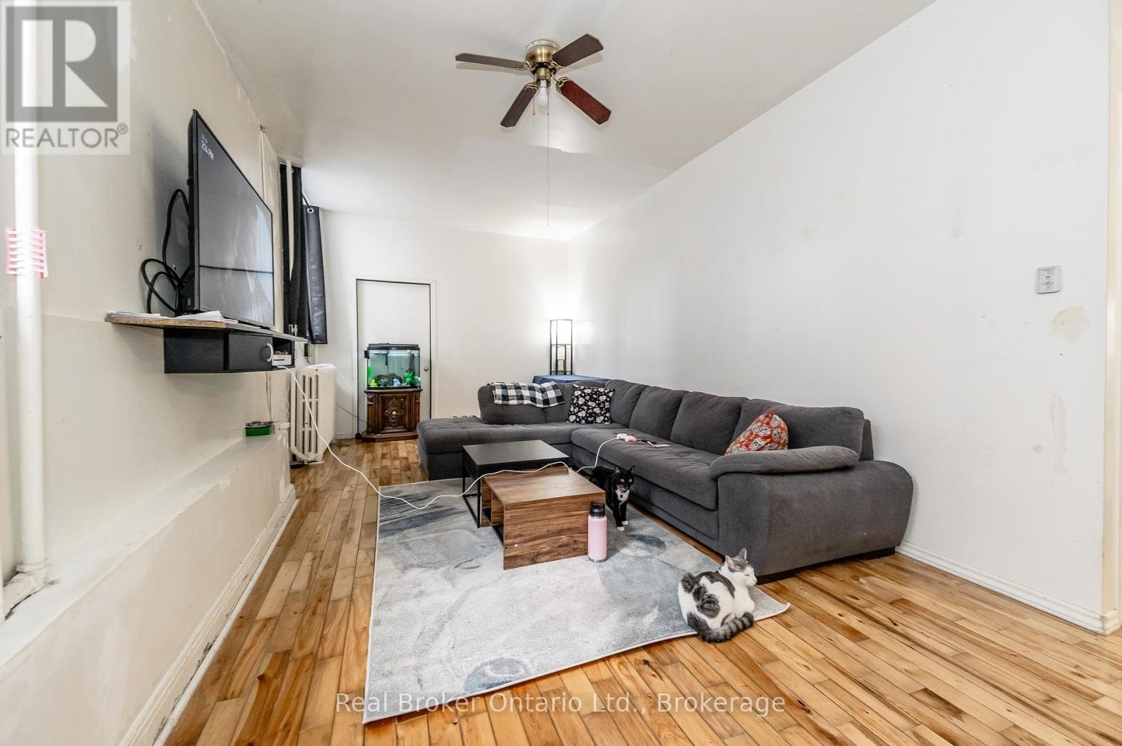 26 Queen Street E, Cambridge, ON