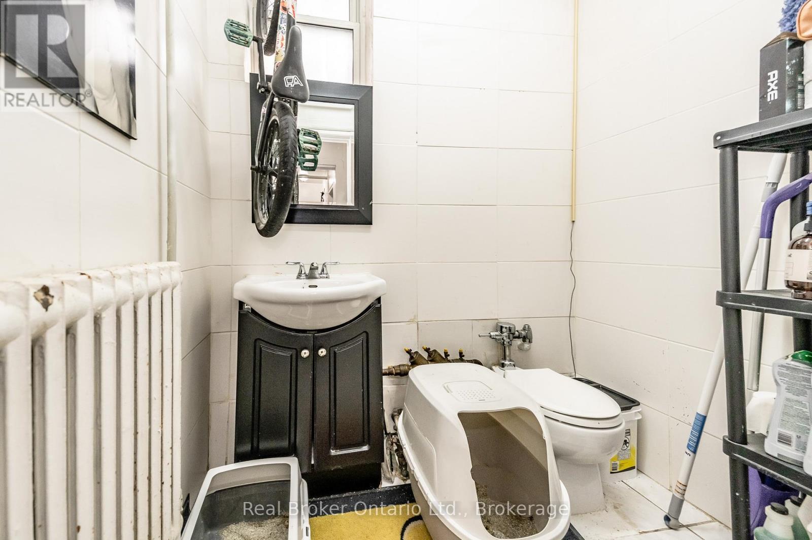 26 Queen Street E, Cambridge, ON