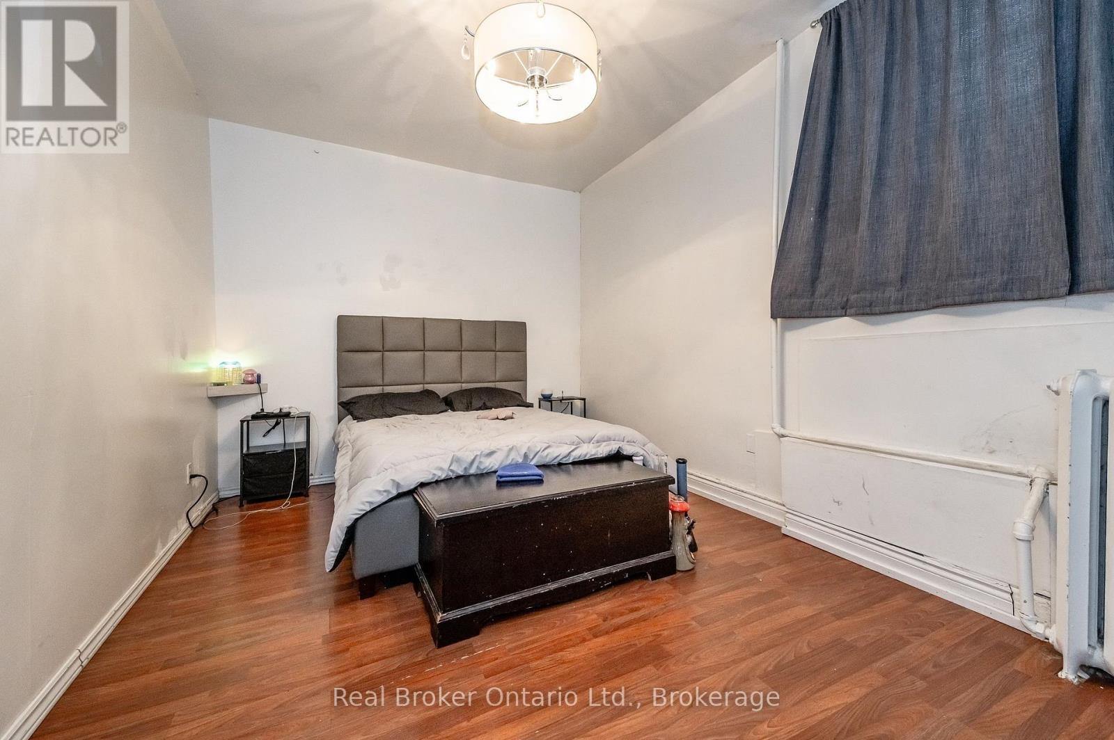 26 Queen Street E, Cambridge, ON