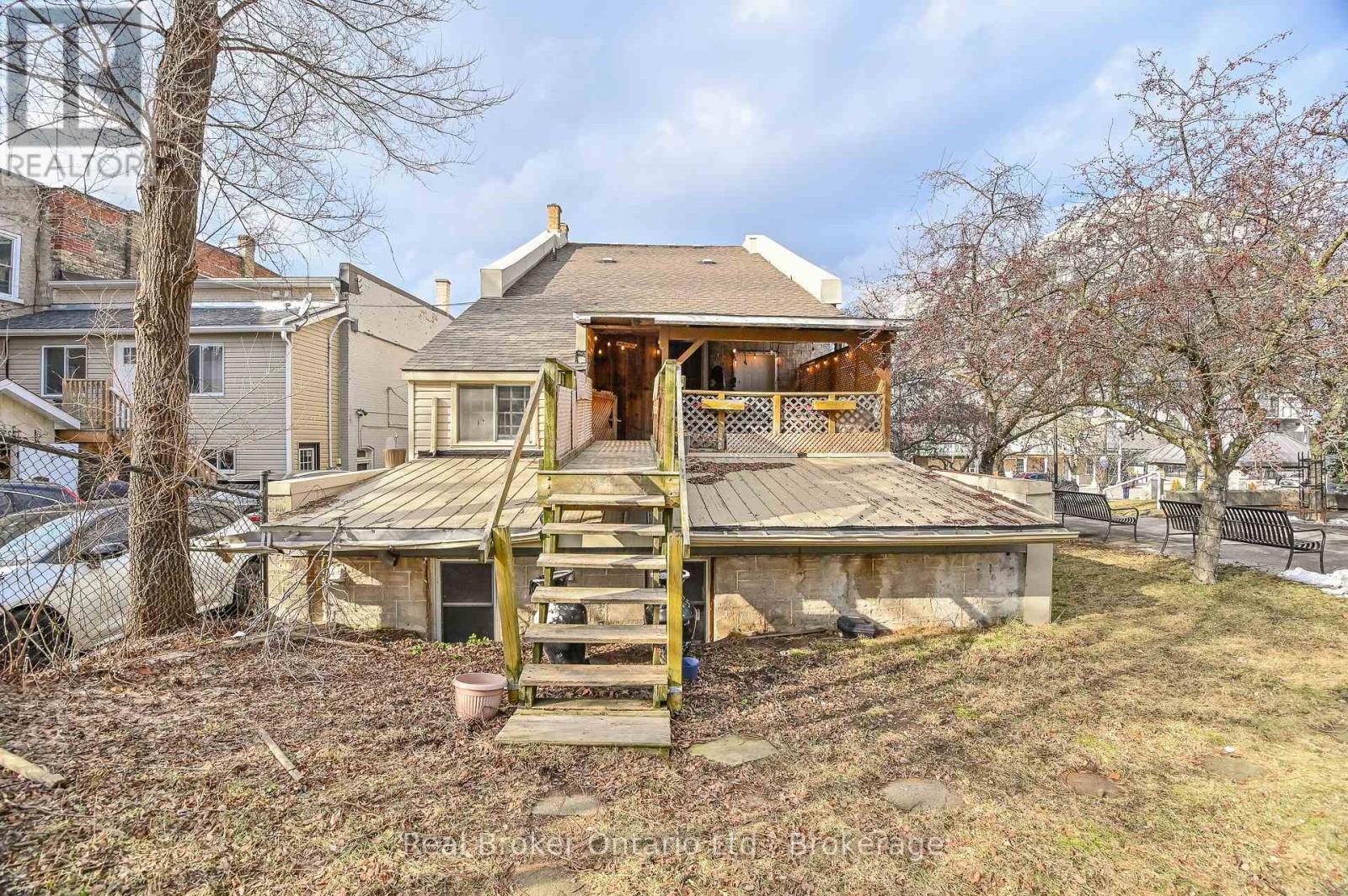 26 Queen Street E, Cambridge, ON