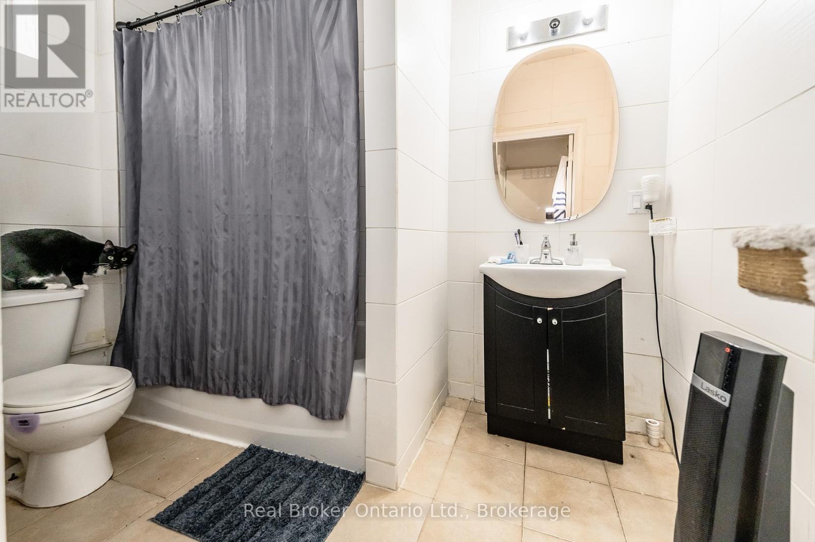 26 Queen Street E, Cambridge, ON