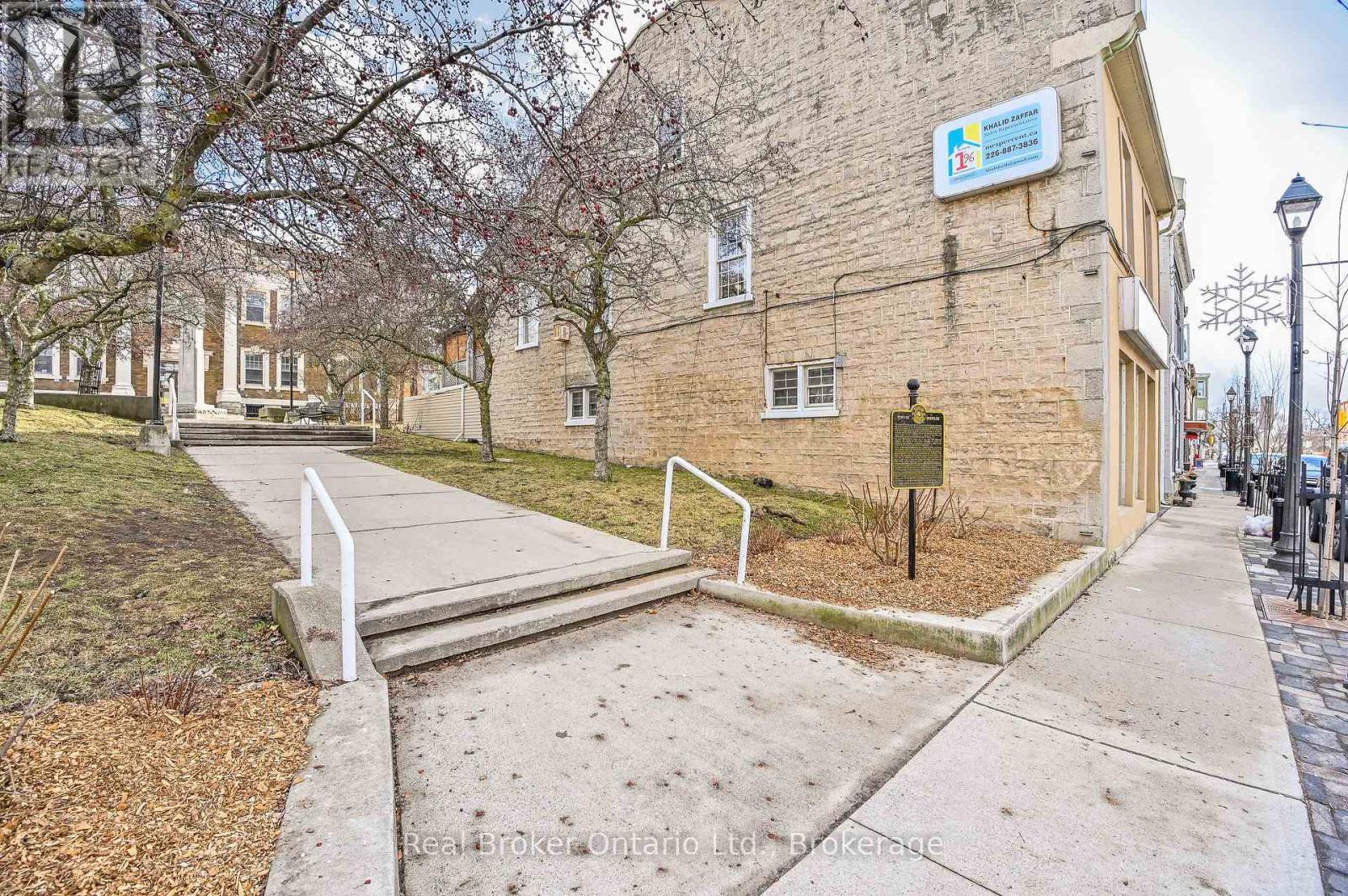 26 Queen Street E, Cambridge, ON