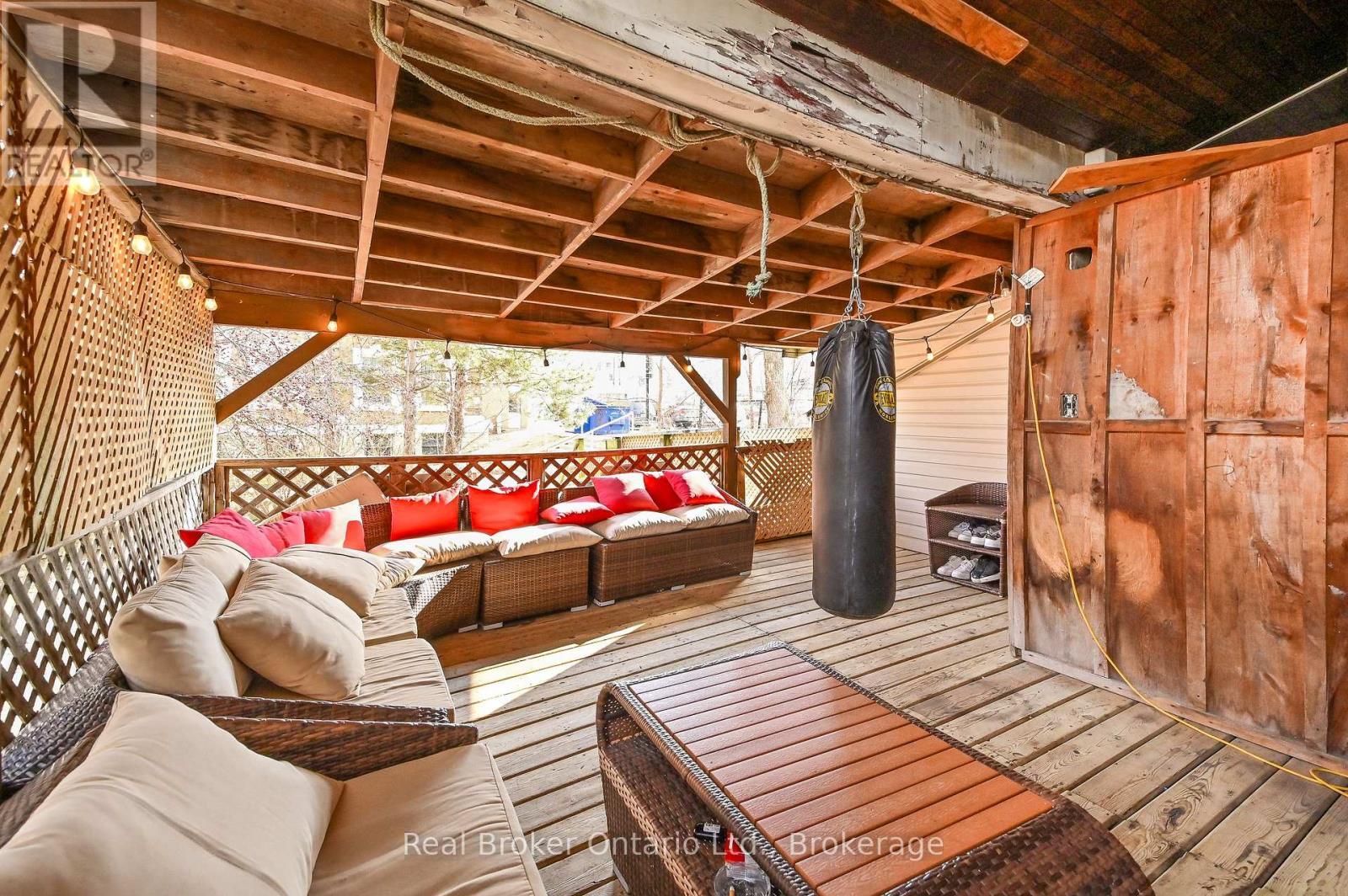 26 Queen Street E, Cambridge, ON