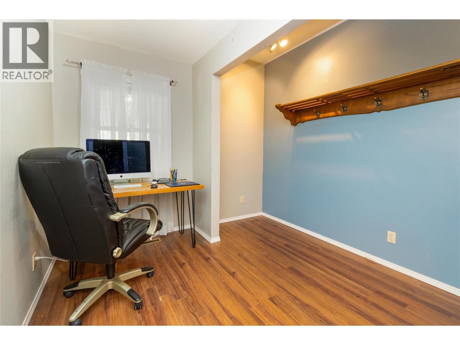 7630 97A Highway, Mara, BC - Indoor Photo Showing Office