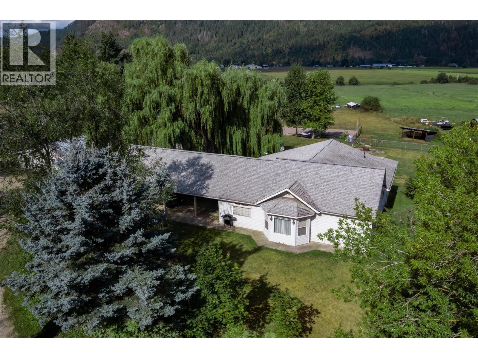 7630 97A Highway, Mara, BC - Outdoor With View
