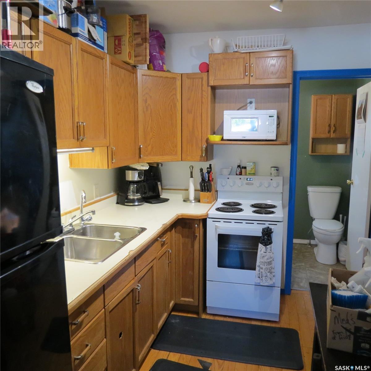2256 Wascana Street, Regina, SK - Indoor Photo Showing Kitchen With Double Sink