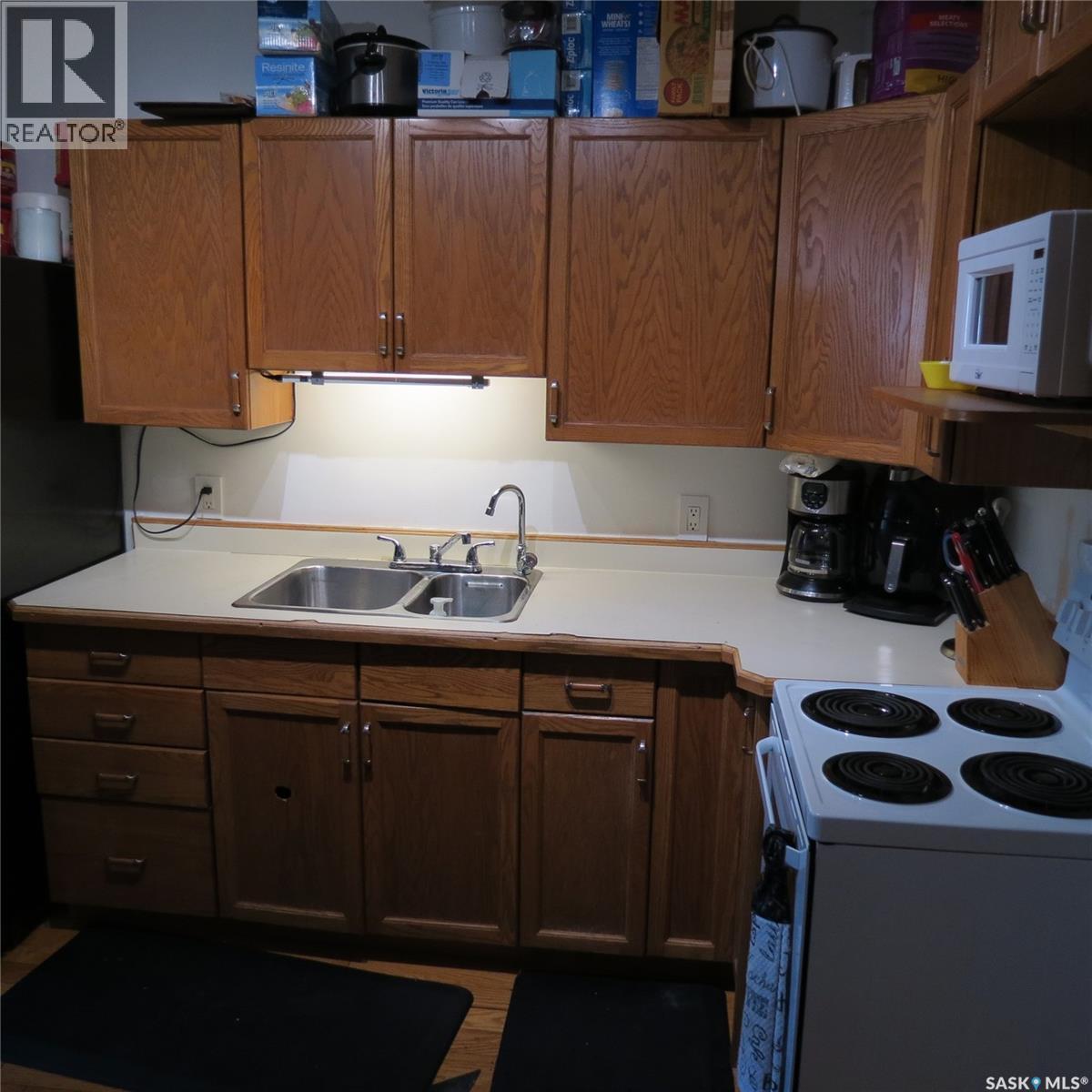 2256 Wascana Street, Regina, SK - Indoor Photo Showing Kitchen With Double Sink