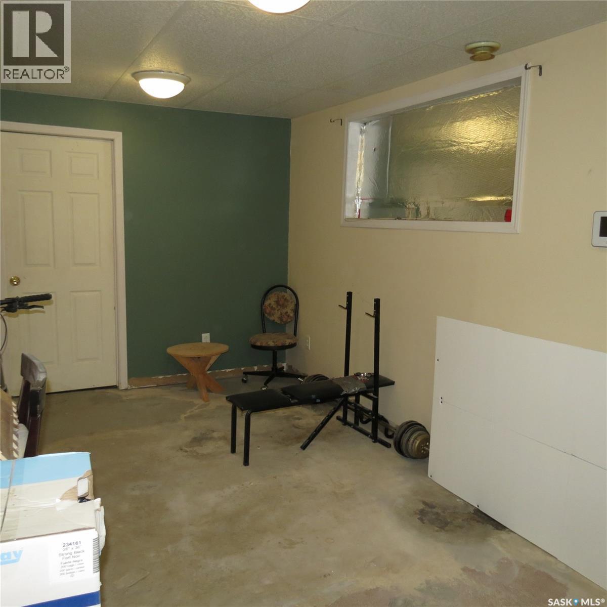 2256 Wascana Street, Regina, SK - Indoor