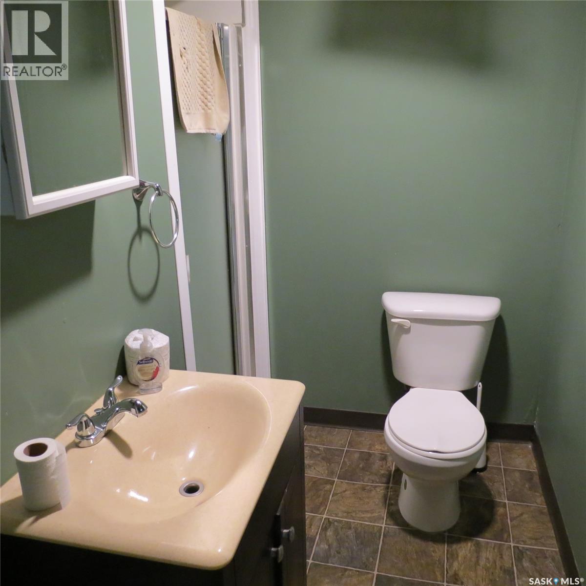 2256 Wascana Street, Regina, SK - Indoor Photo Showing Bathroom
