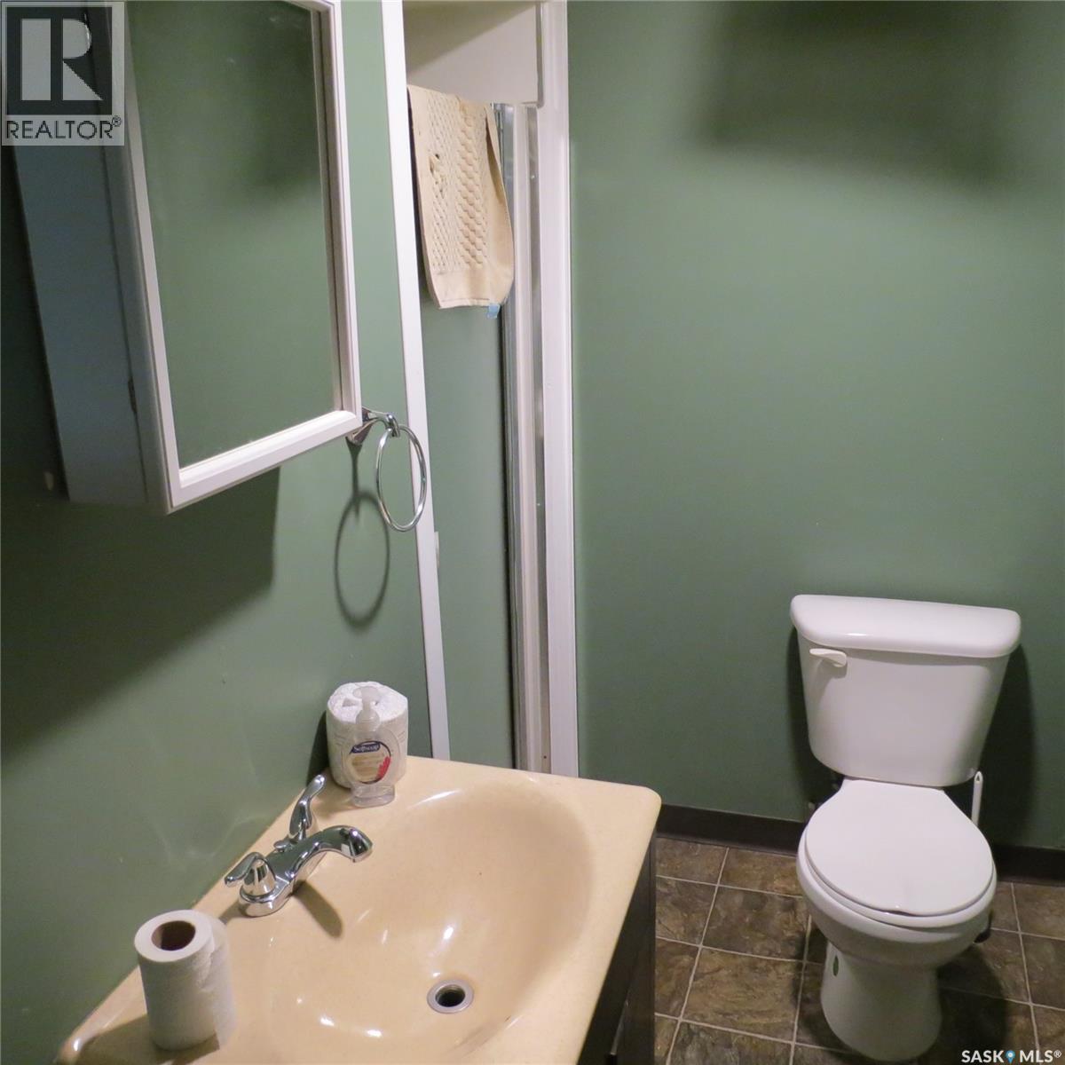 2256 Wascana Street, Regina, SK - Indoor Photo Showing Bathroom