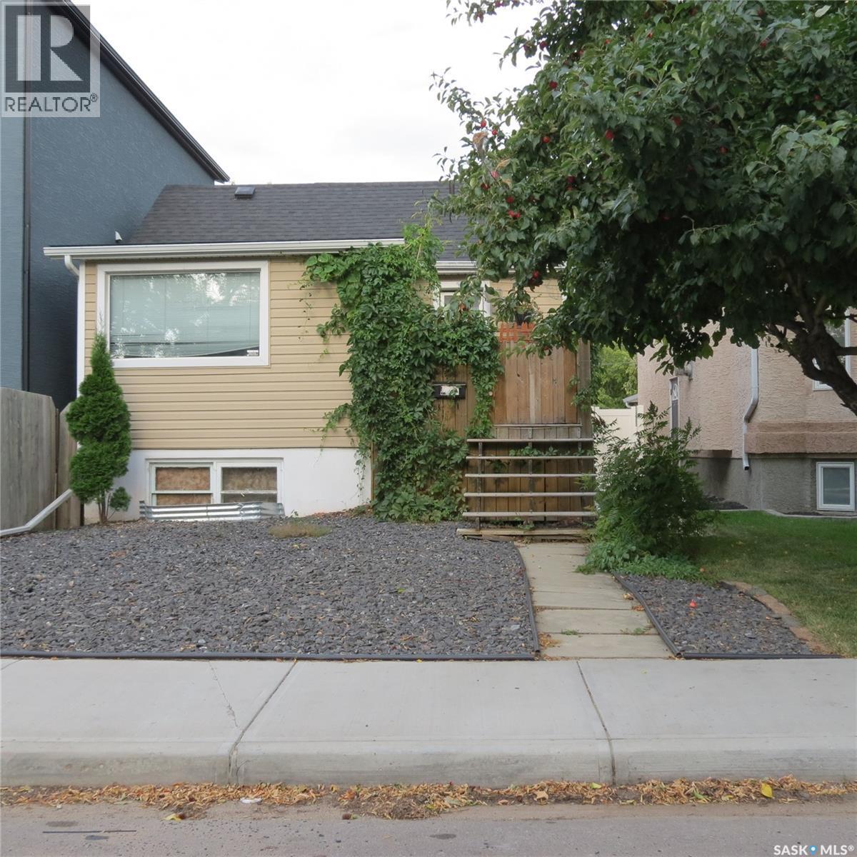 2256 Wascana Street, Regina, SK - Outdoor