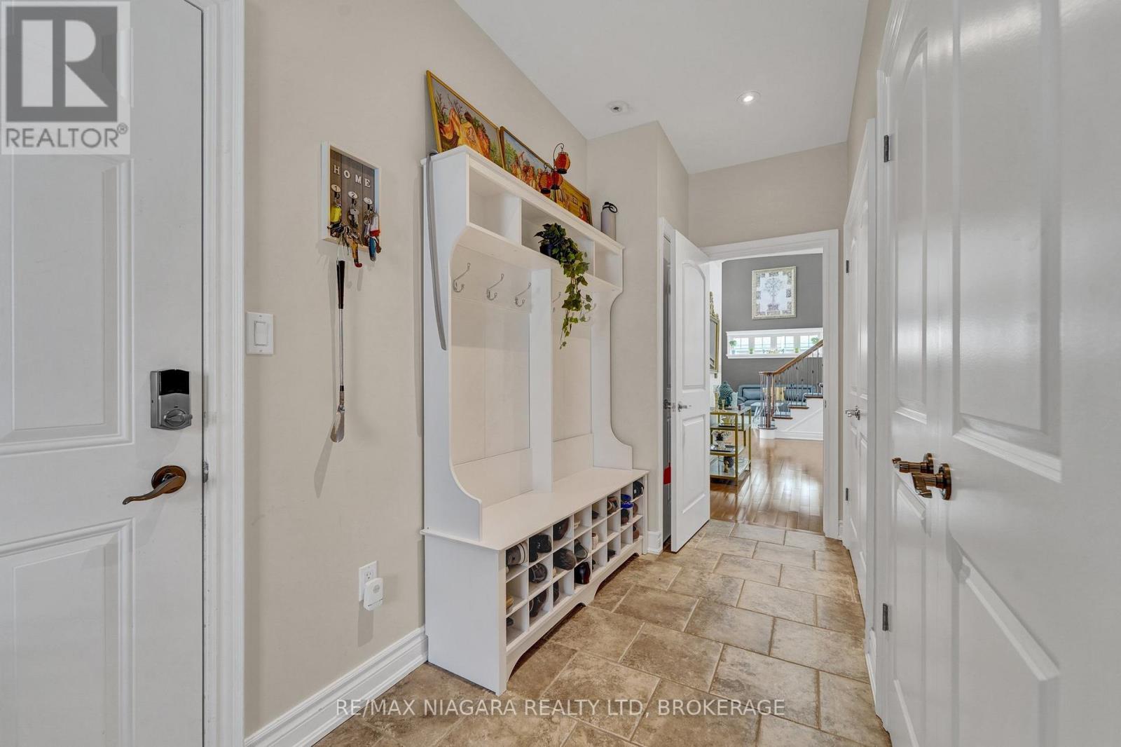 8018 Cathedral Drive, Niagara Falls (Mt. Carmel), ON - Indoor