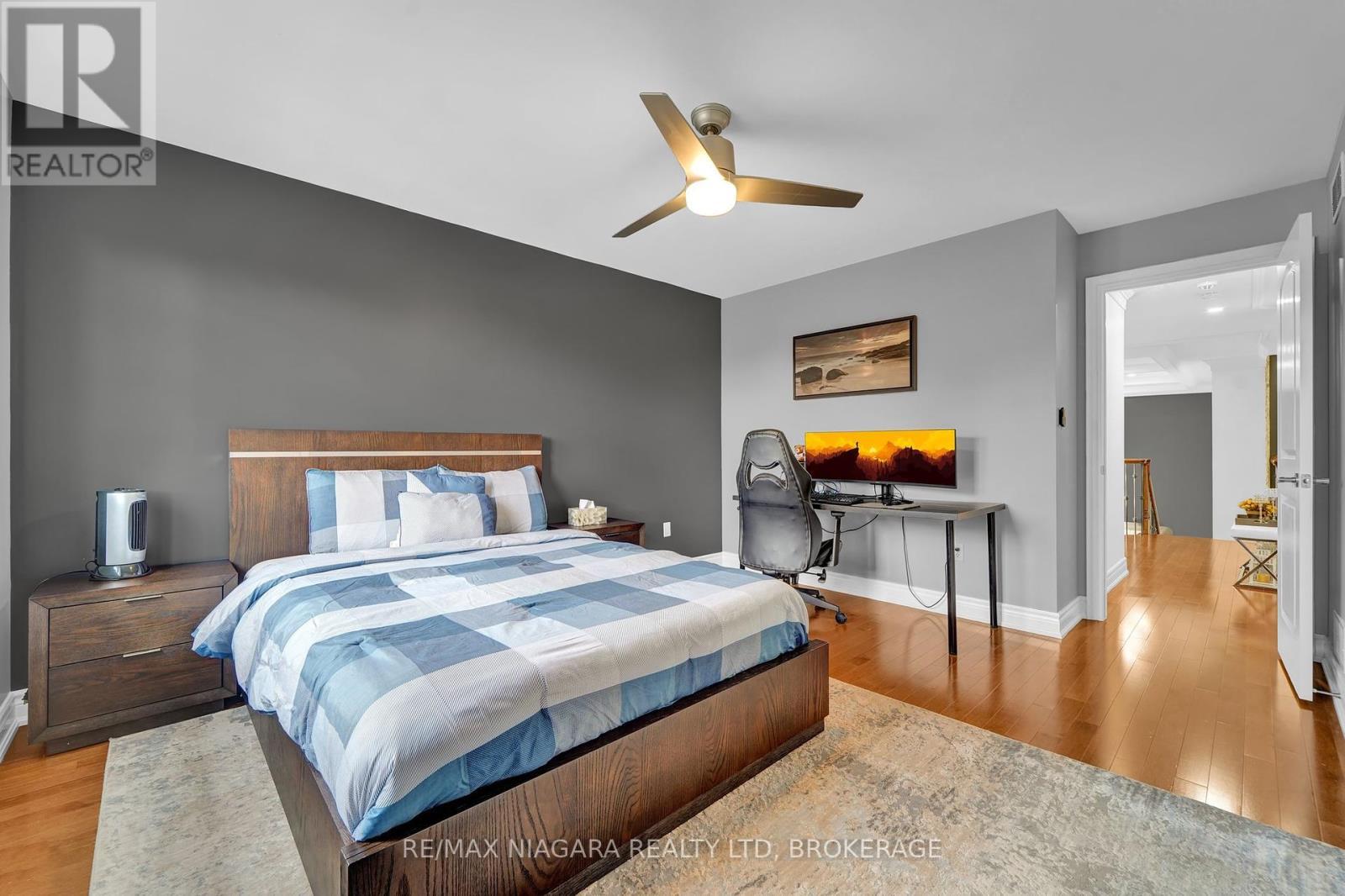 8018 Cathedral Drive, Niagara Falls (Mt. Carmel), ON - Indoor Photo Showing Bedroom