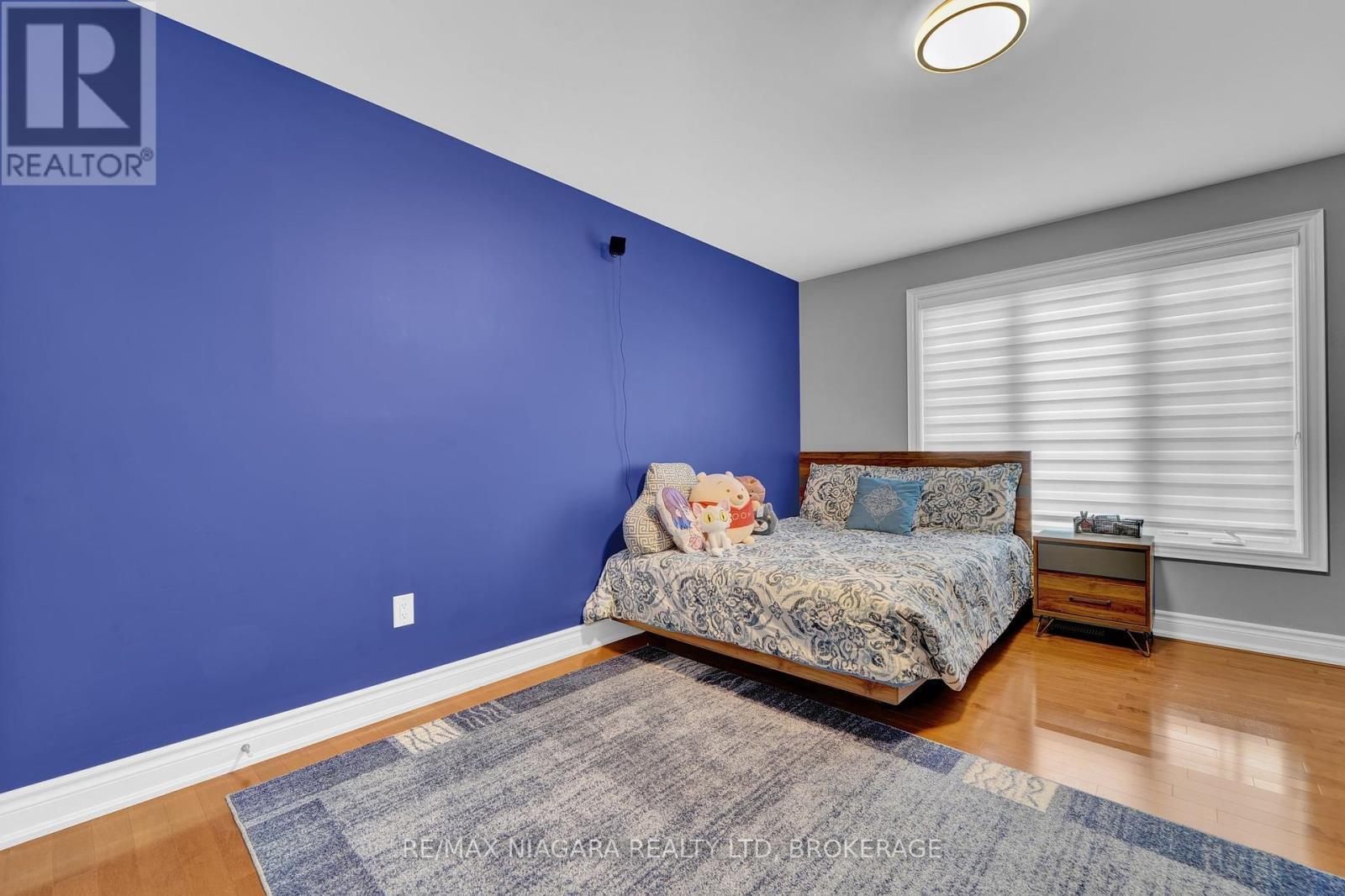 8018 Cathedral Drive, Niagara Falls (Mt. Carmel), ON - Indoor Photo Showing Bedroom