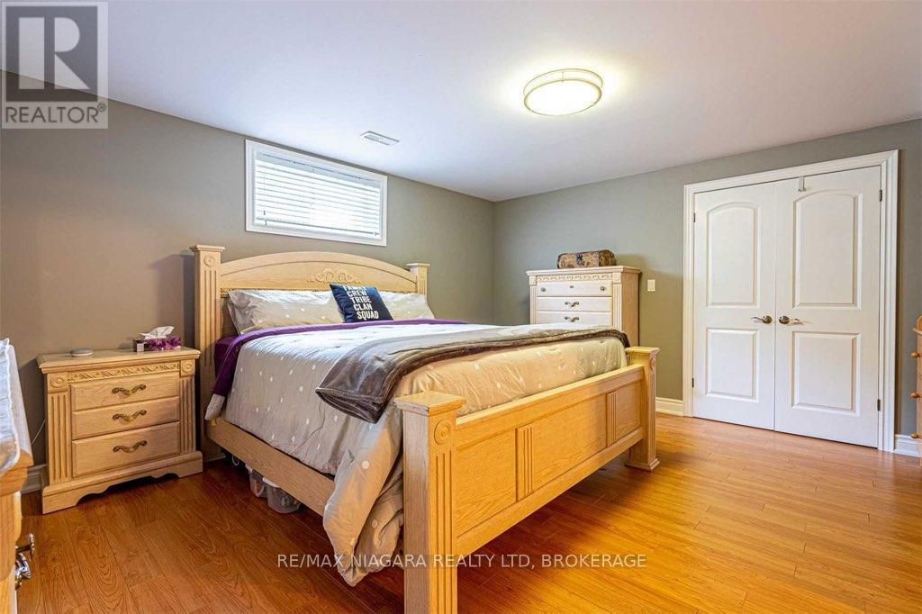 8018 Cathedral Drive, Niagara Falls (Mt. Carmel), ON - Indoor Photo Showing Bedroom
