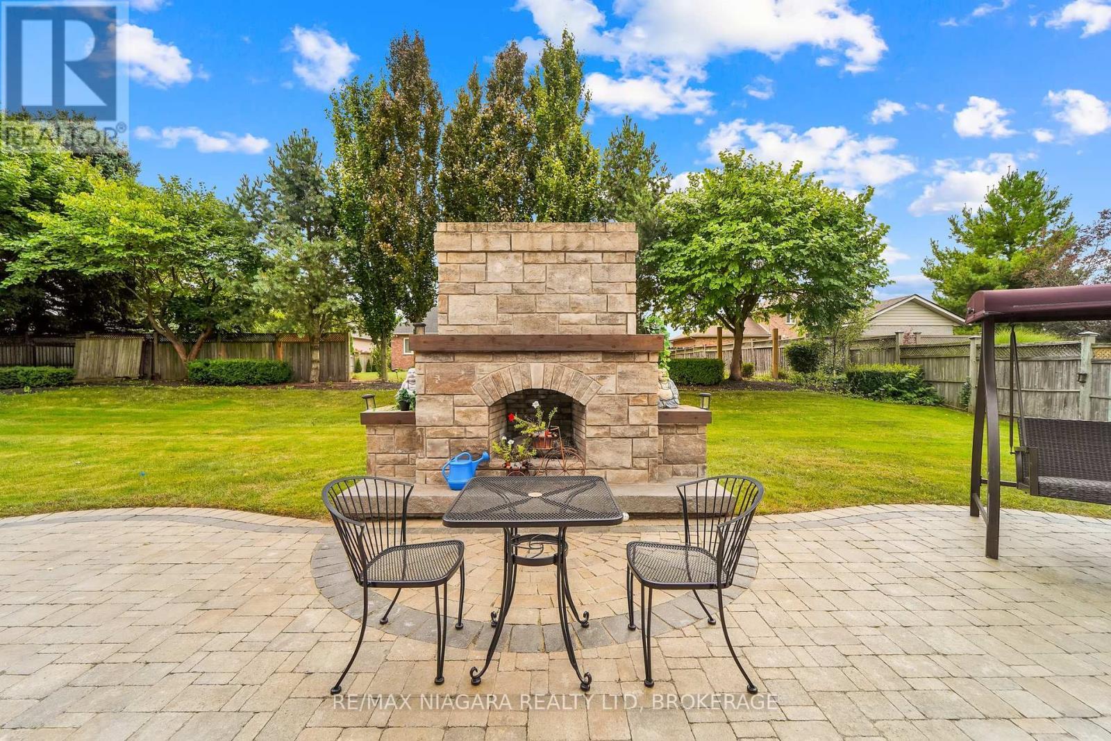 8018 Cathedral Drive, Niagara Falls (Mt. Carmel), ON - Outdoor