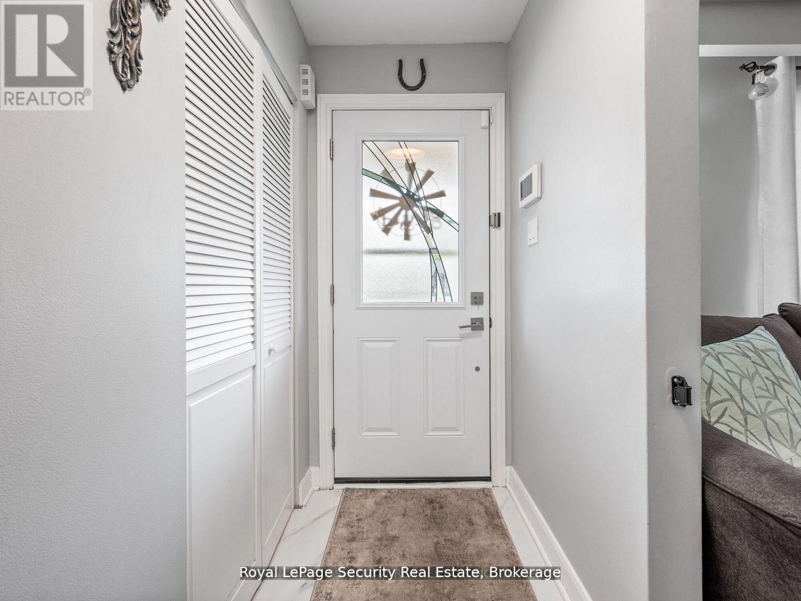 2 Maitland Avenue, Hamilton, ON - Indoor Photo Showing Other Room