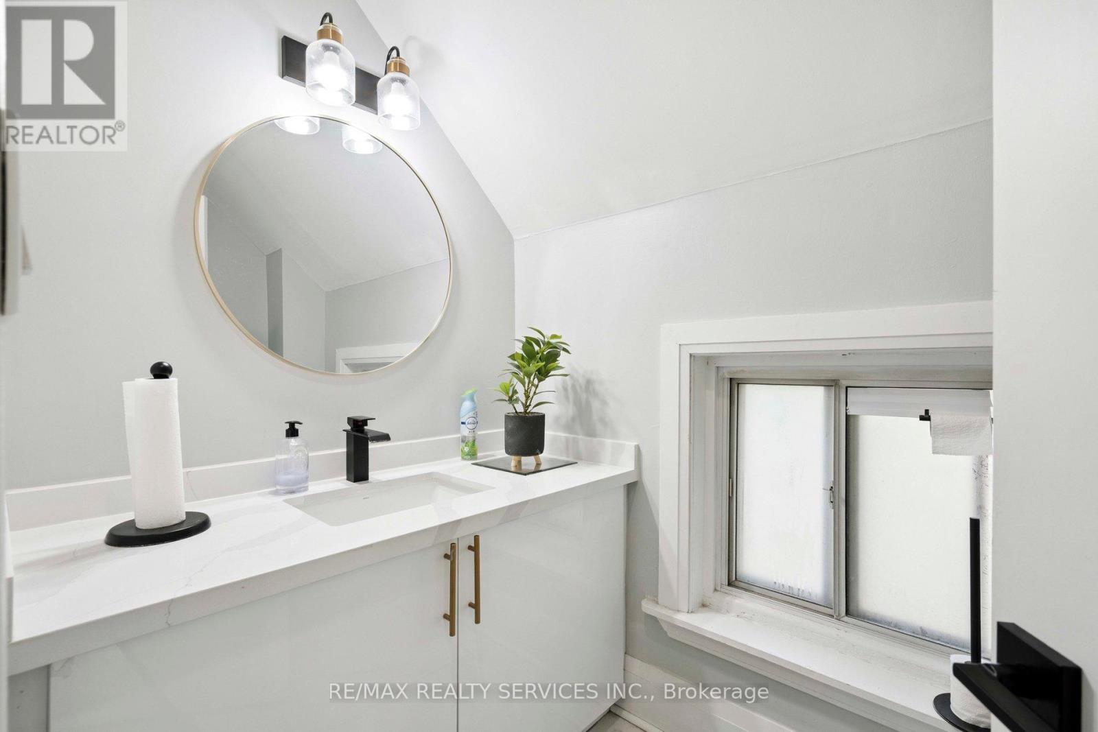 127 Queen Street W, Brampton, ON