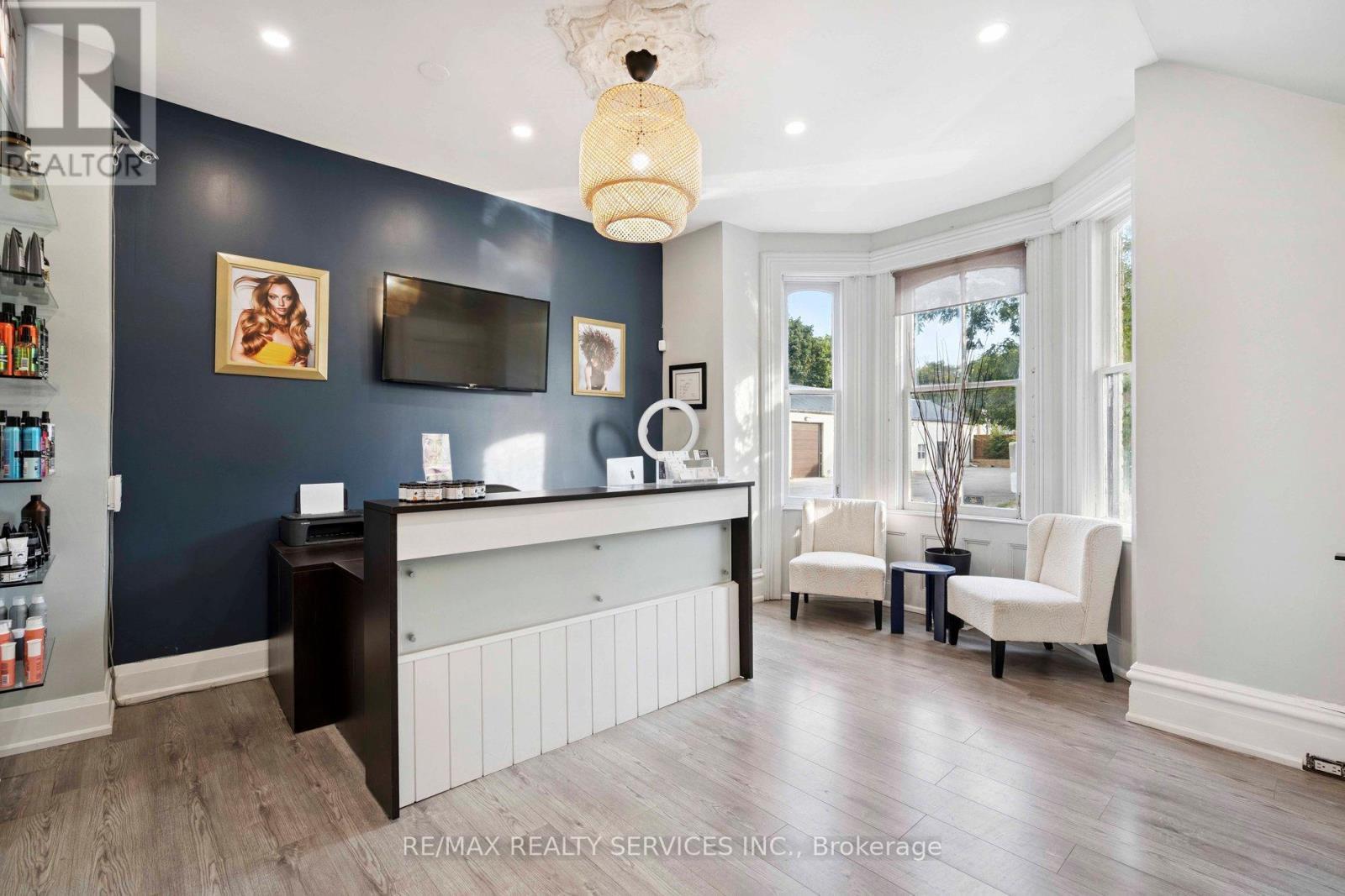 127 Queen Street W, Brampton, ON