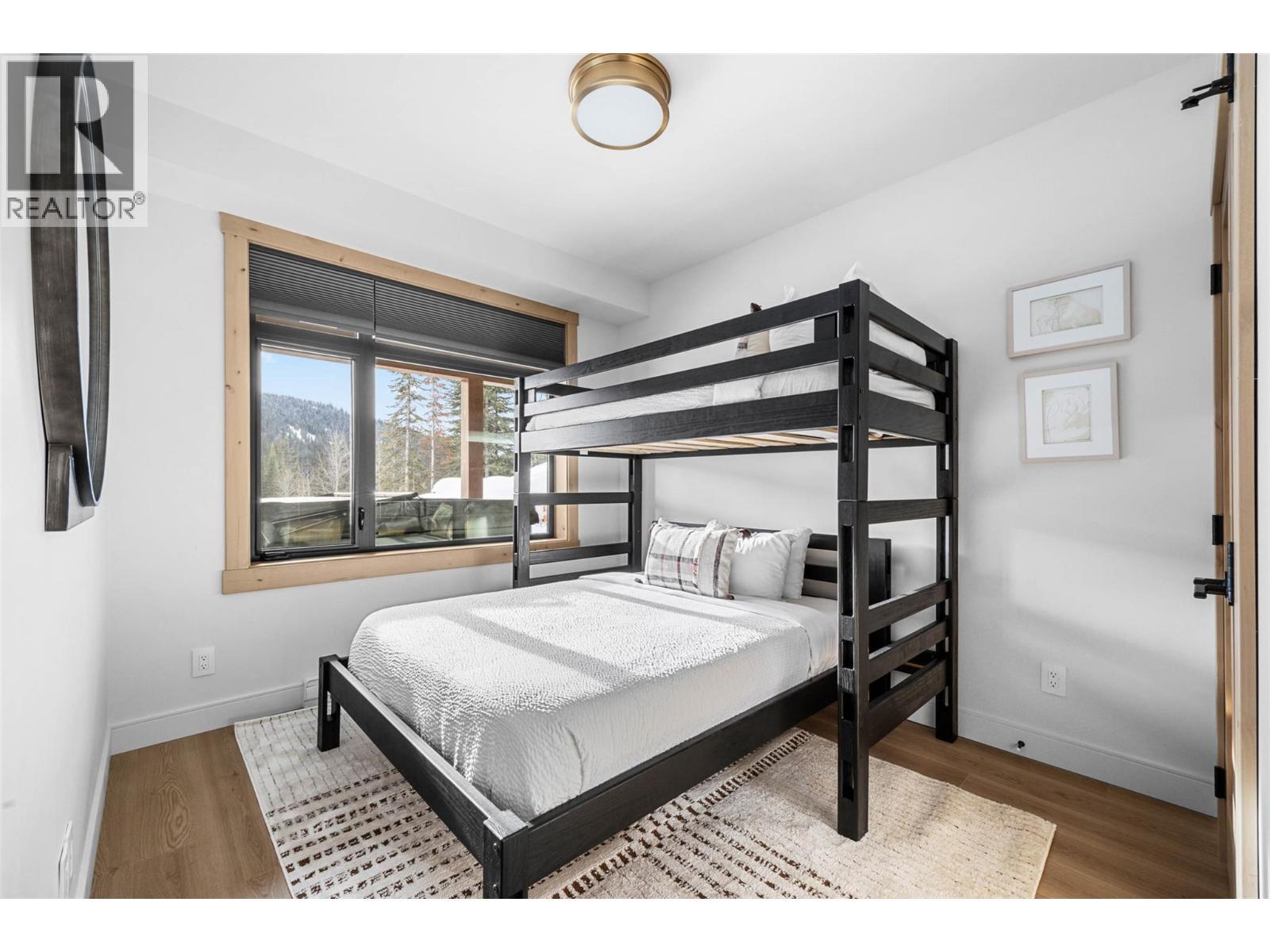 7005 Mcgillivray Lake Drive Unit# 14, Sun Peaks, BC - Indoor Photo Showing Bedroom