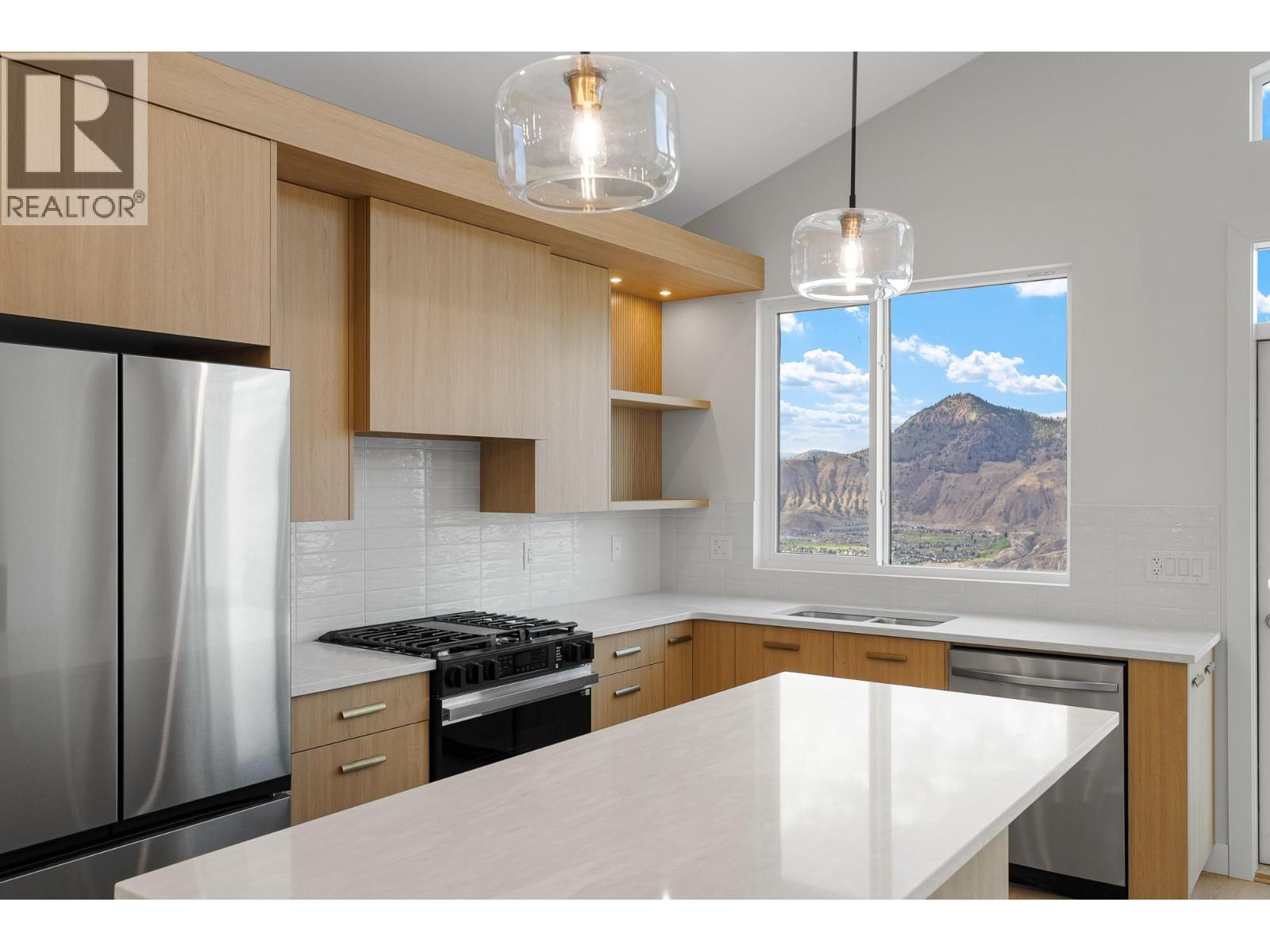 2400 Coldwater Drive Unit# 138, Kamloops, BC - Indoor Photo Showing Kitchen With Upgraded Kitchen
