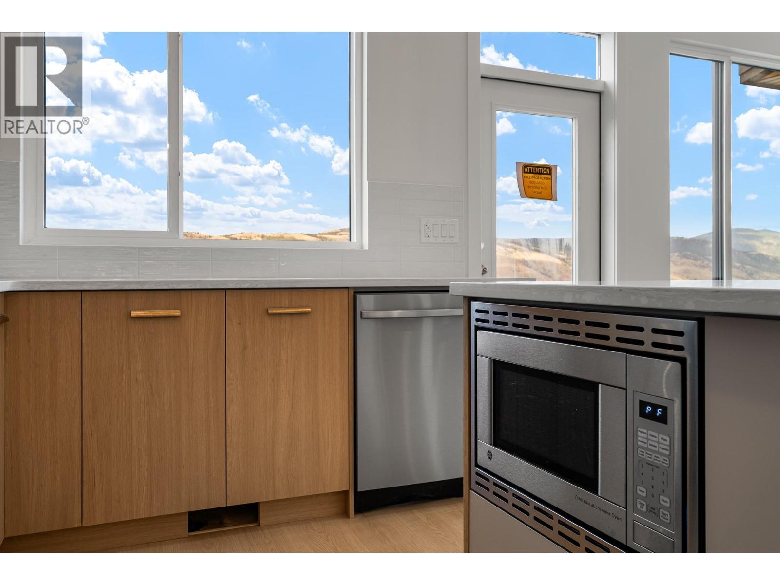 2400 Coldwater Drive Unit# 138, Kamloops, BC - Indoor Photo Showing Kitchen