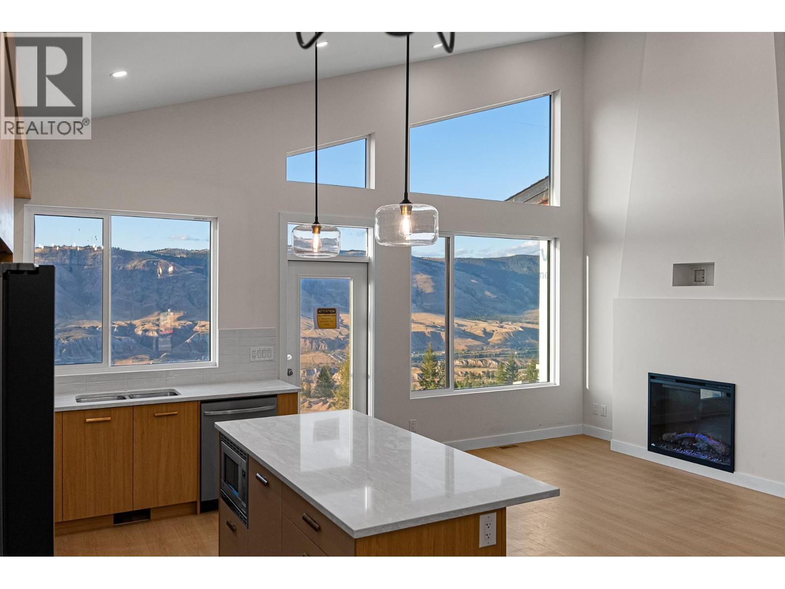 2400 Coldwater Drive Unit# 138, Kamloops, BC - Indoor With Fireplace