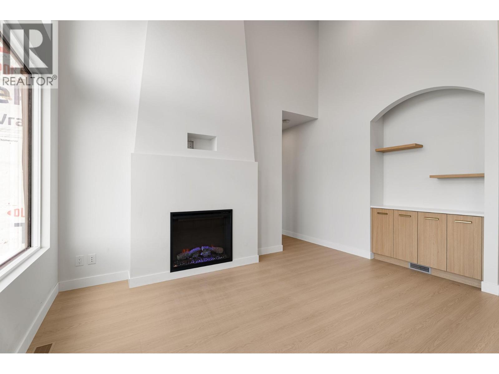 2400 Coldwater Drive Unit# 138, Kamloops, BC - Indoor With Fireplace