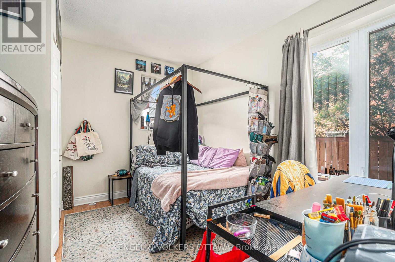 543 Mcleod Street, Ottawa, ON - Indoor Photo Showing Bedroom