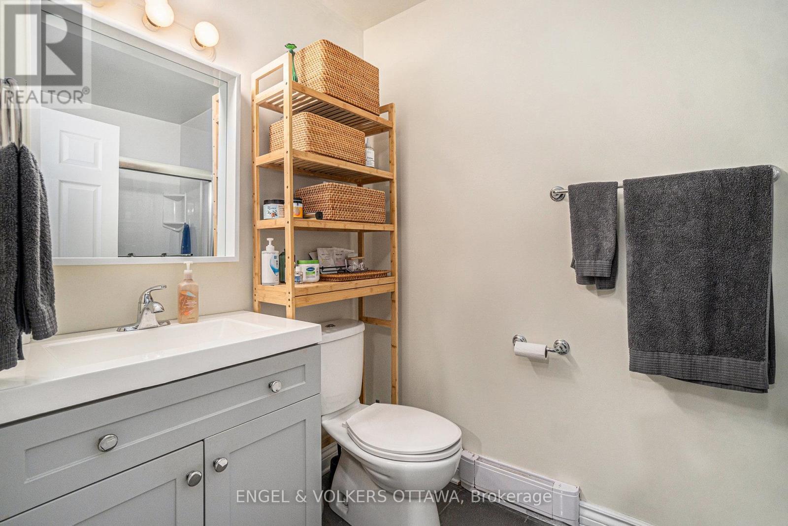 543 Mcleod Street, Ottawa, ON - Indoor Photo Showing Bathroom