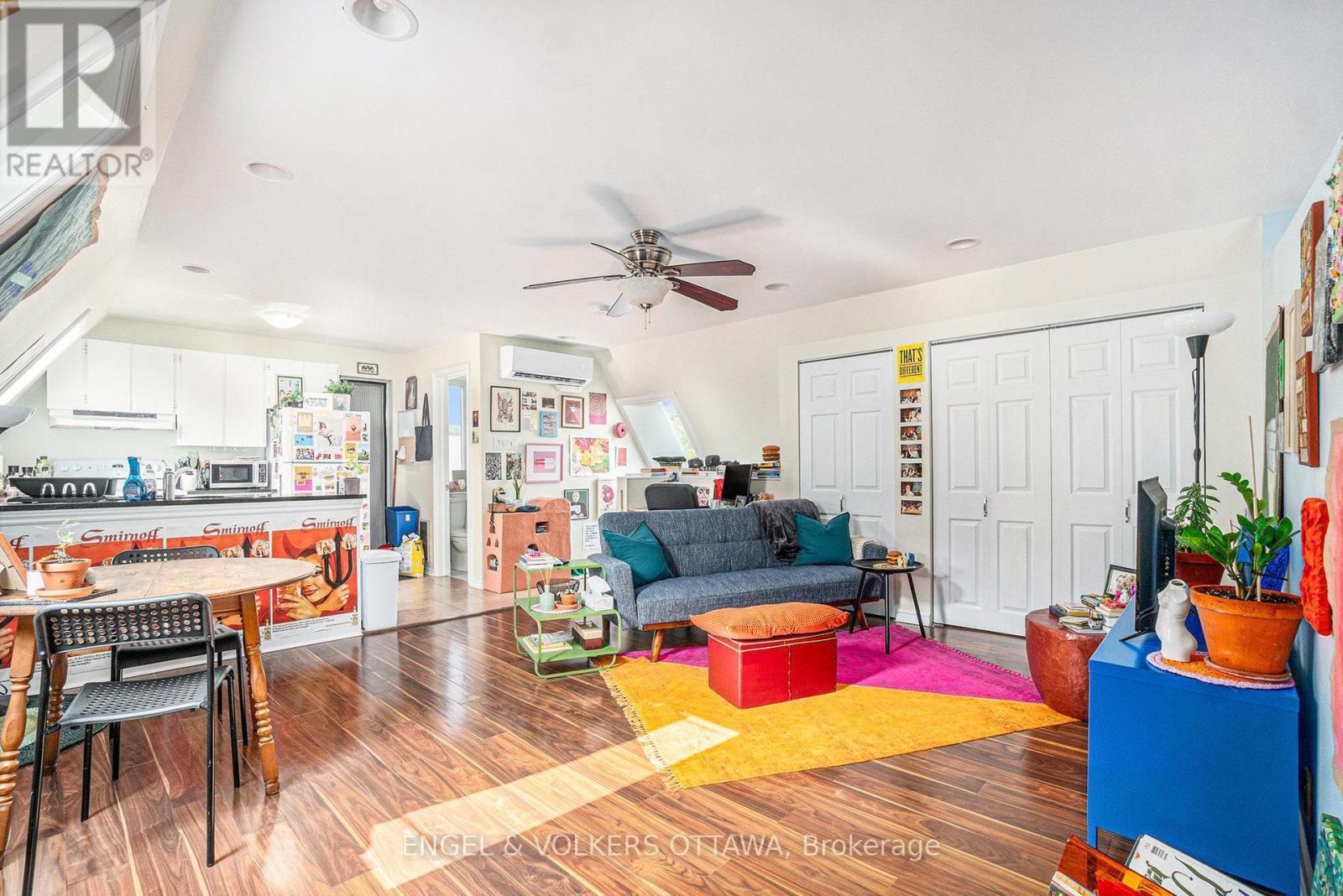 543 Mcleod Street, Ottawa, ON - Indoor Photo Showing Living Room
