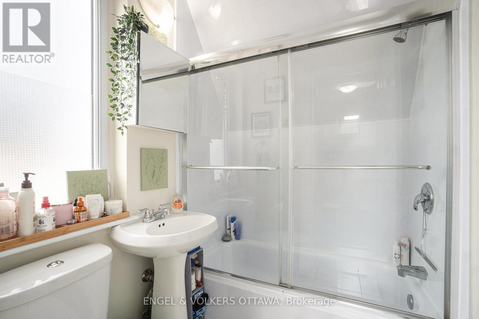 543 Mcleod Street, Ottawa, ON - Indoor Photo Showing Bathroom