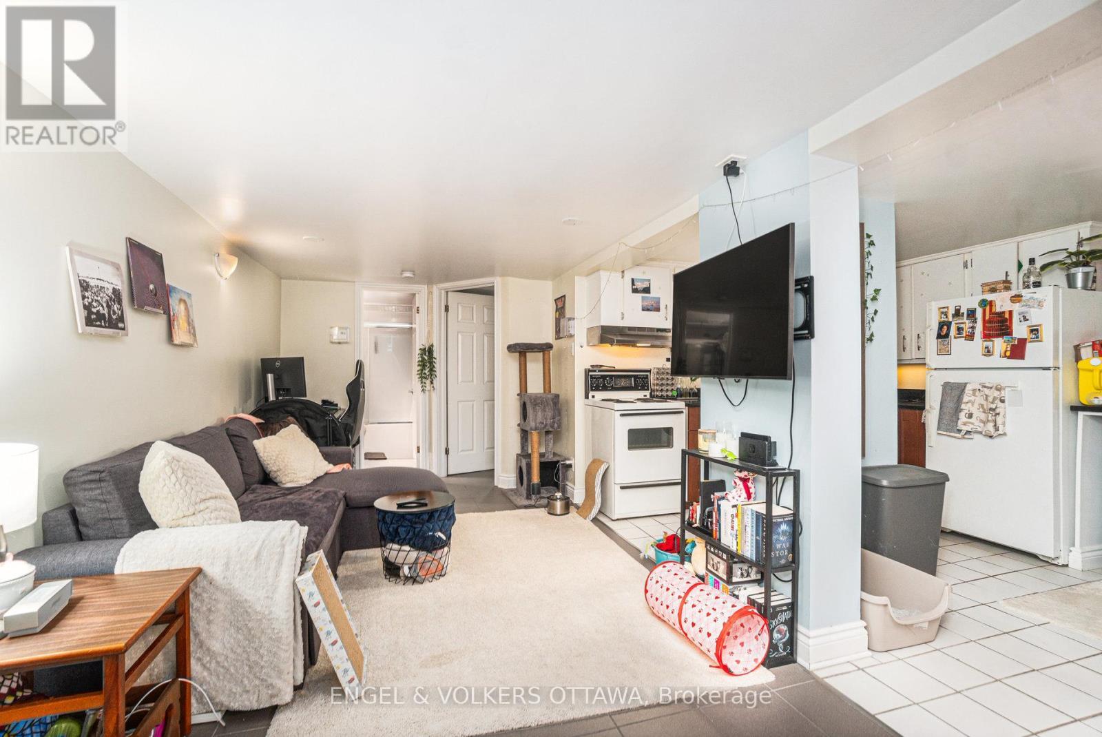 543 Mcleod Street, Ottawa, ON - Indoor Photo Showing Other Room