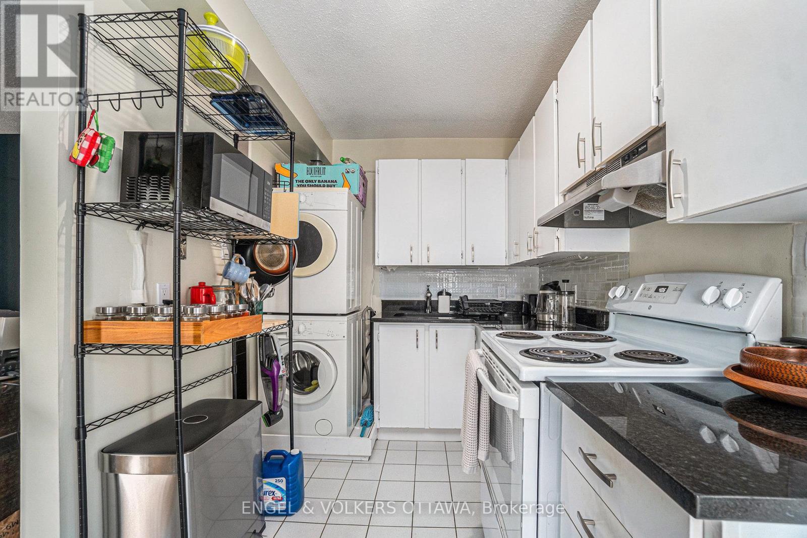 543 Mcleod Street, Ottawa, ON - Indoor Photo Showing Kitchen