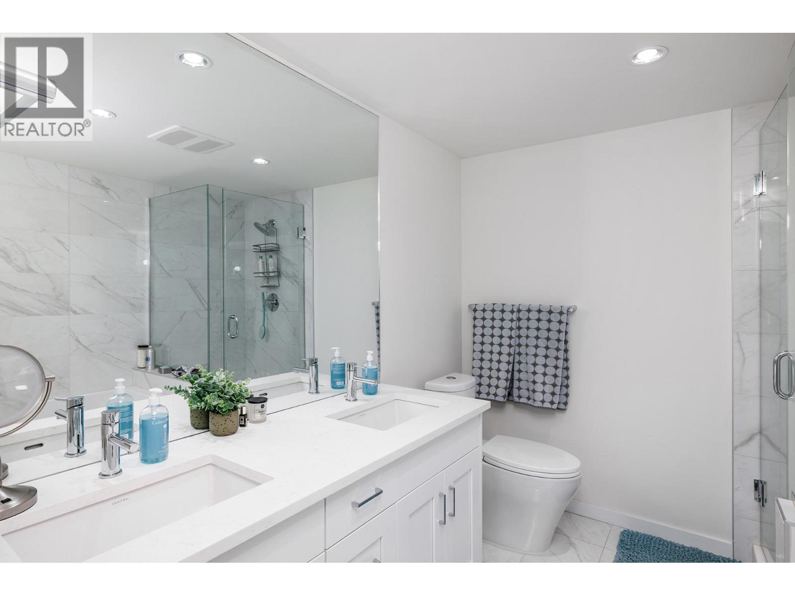 485 Groves Avenue Unit# 607, Kelowna, BC - Indoor Photo Showing Bathroom