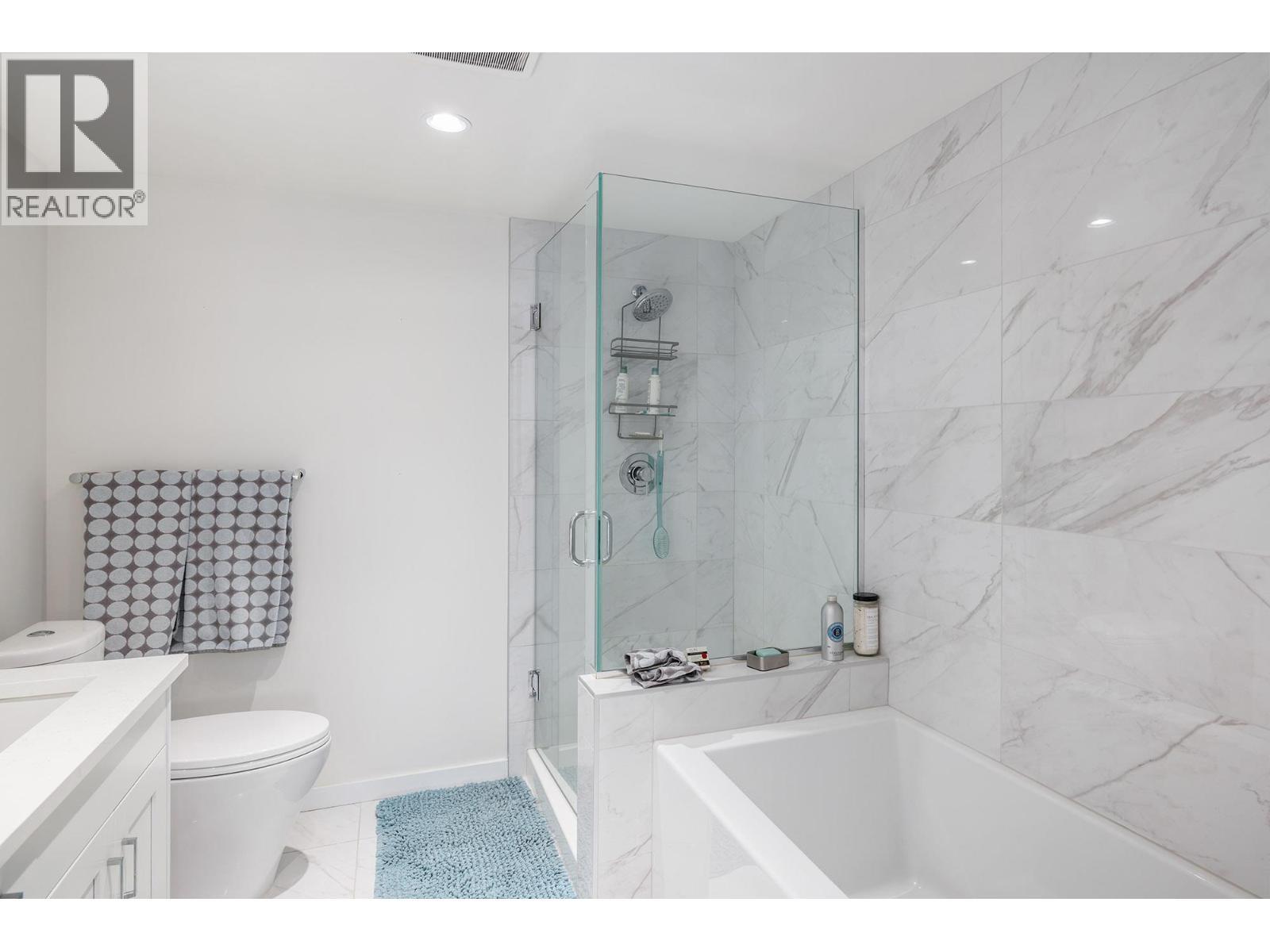 485 Groves Avenue Unit# 607, Kelowna, BC - Indoor Photo Showing Bathroom