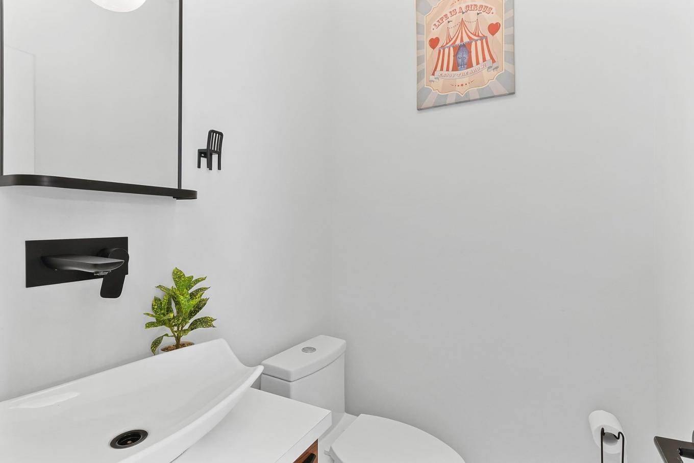 Powder room - 45 Rue Du Quai, Saint-Louis-De-Gonzague, QC - Indoor Photo Showing Bathroom