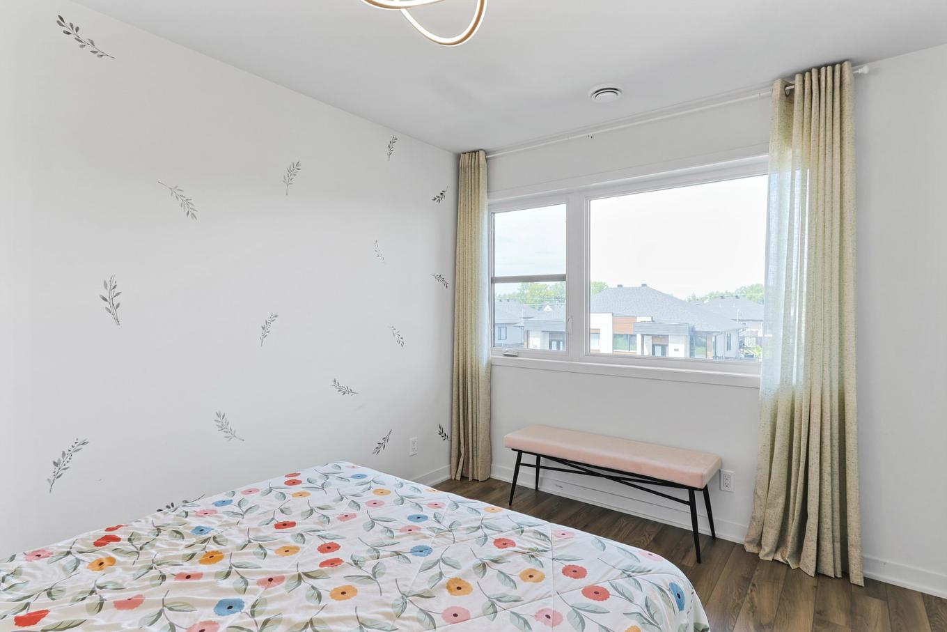 Bedroom - 45 Rue Du Quai, Saint-Louis-De-Gonzague, QC - Indoor Photo Showing Bedroom