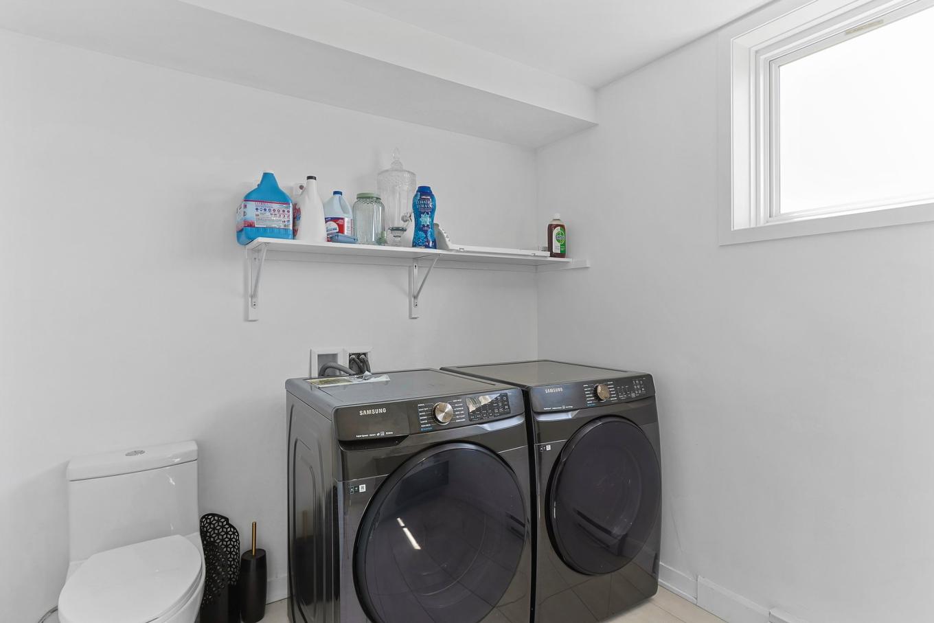 Bathroom - 45 Rue Du Quai, Saint-Louis-De-Gonzague, QC - Indoor Photo Showing Laundry Room