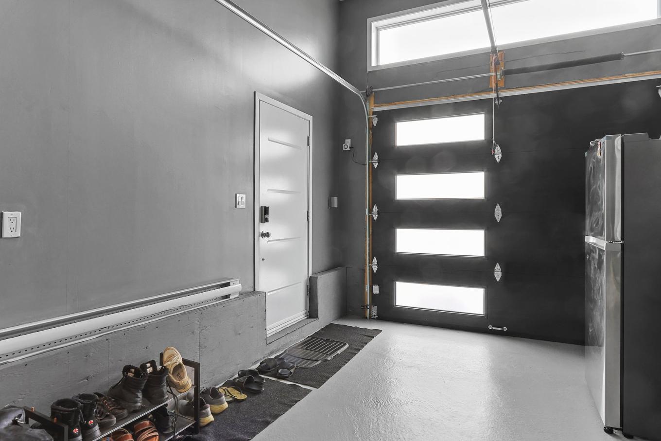 Garage - 45 Rue Du Quai, Saint-Louis-De-Gonzague, QC - Indoor Photo Showing Garage