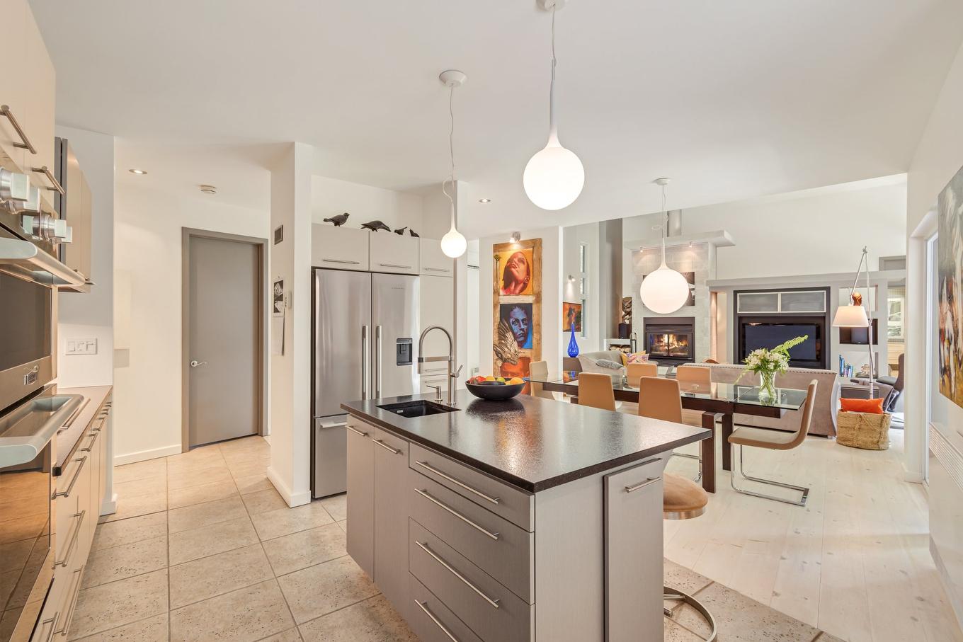 Cuisine - 251 Ch. De Bondville, Lac-Brome, QC - Indoor Photo Showing Kitchen With Upgraded Kitchen