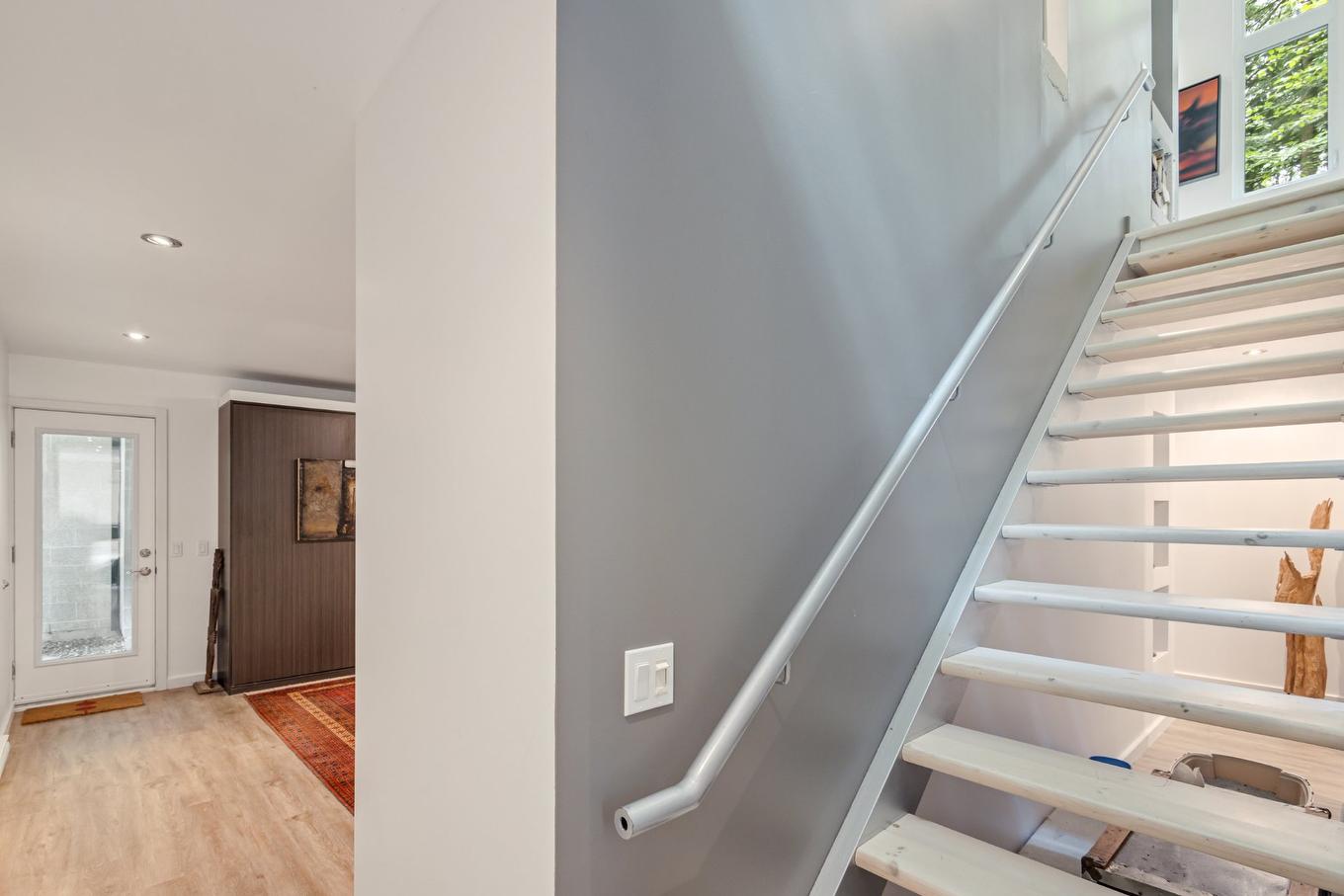 Escalier - 251 Ch. De Bondville, Lac-Brome, QC - Indoor Photo Showing Other Room