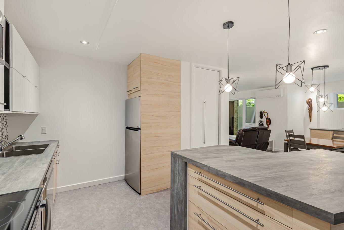 Cuisine - 251 Ch. De Bondville, Lac-Brome, QC - Indoor Photo Showing Kitchen With Double Sink