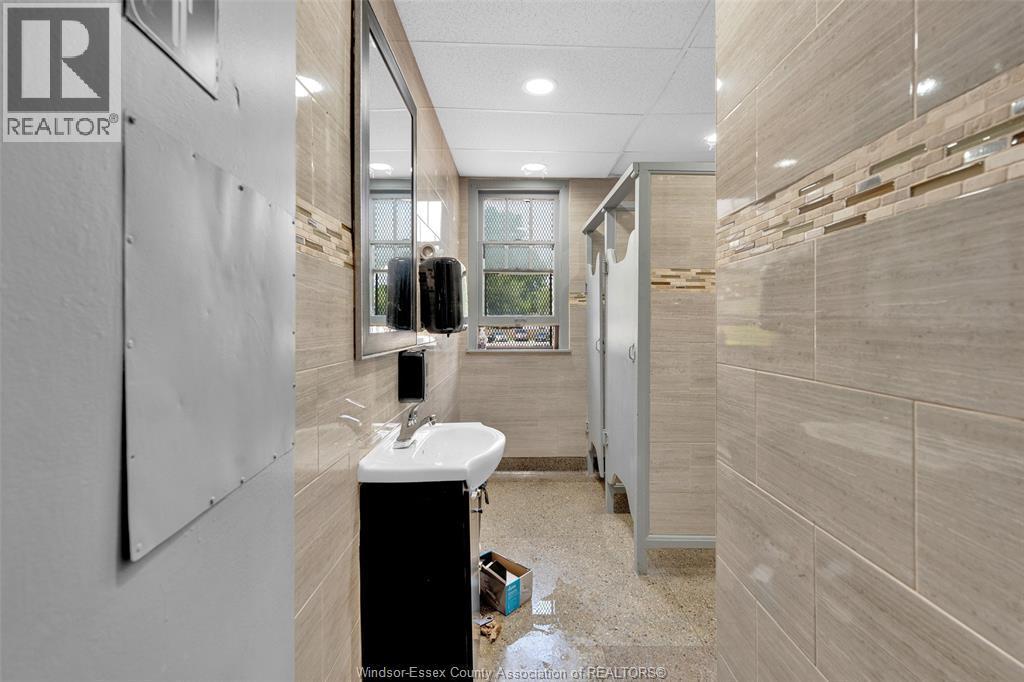 410 Front Road, Lasalle, ON