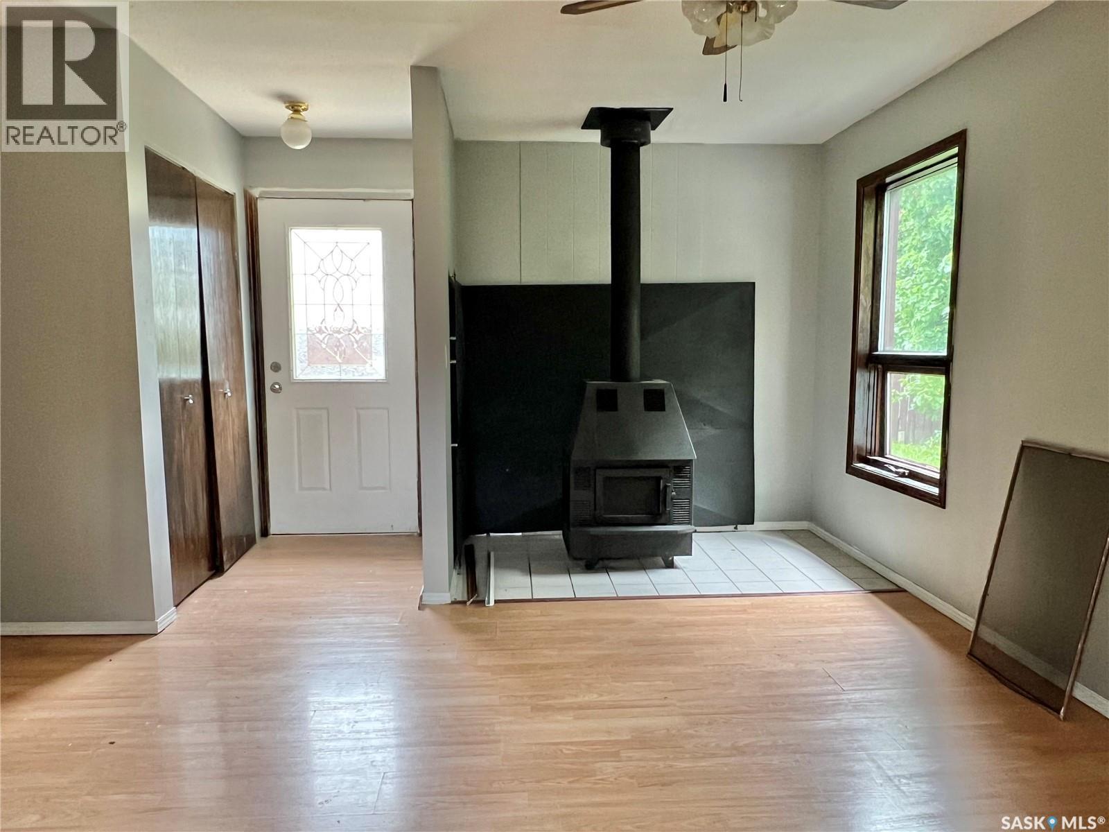 211 2Nd Avenue S, Melfort, SK - Indoor