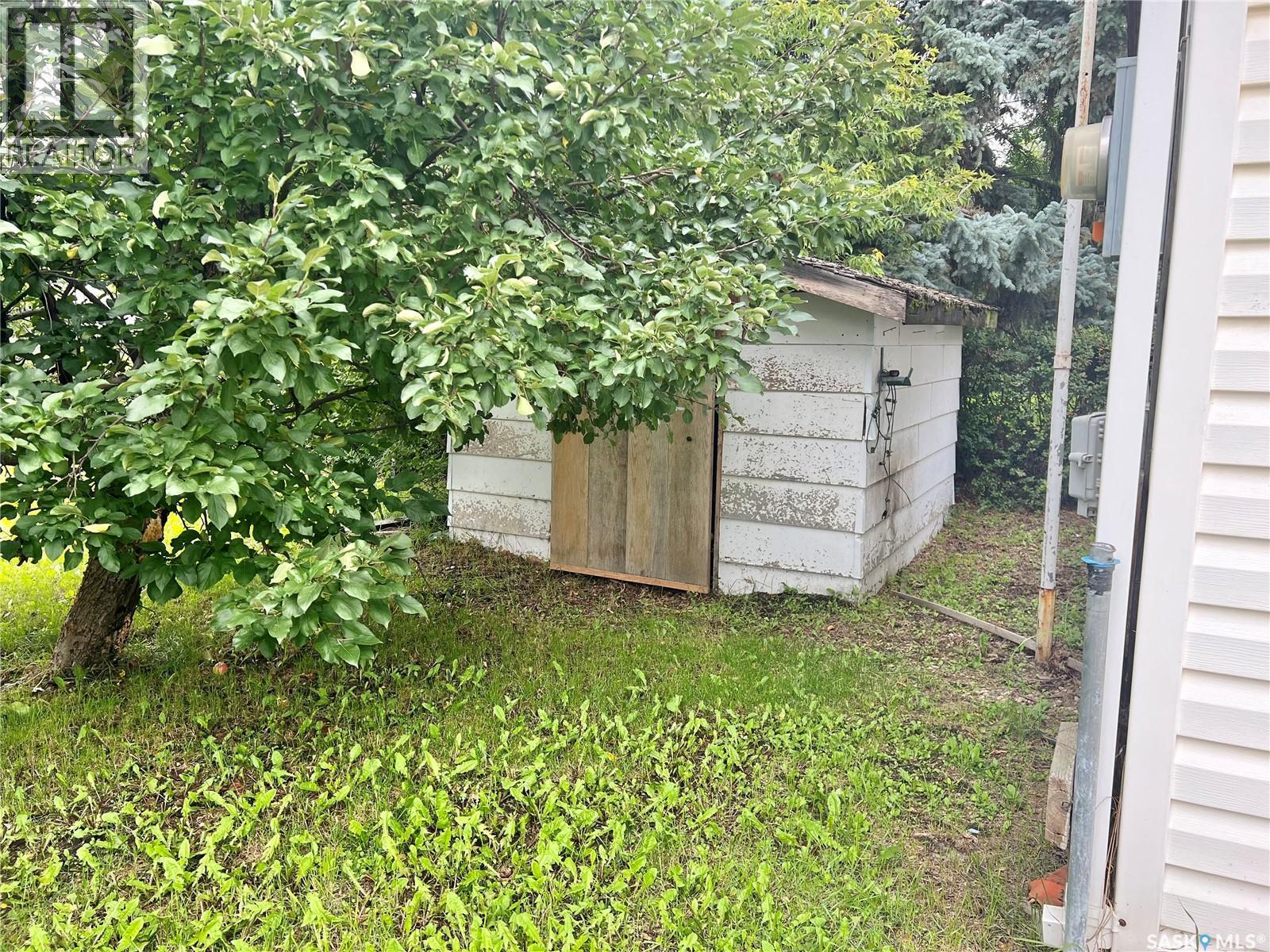 211 2Nd Avenue S, Melfort, SK - Outdoor