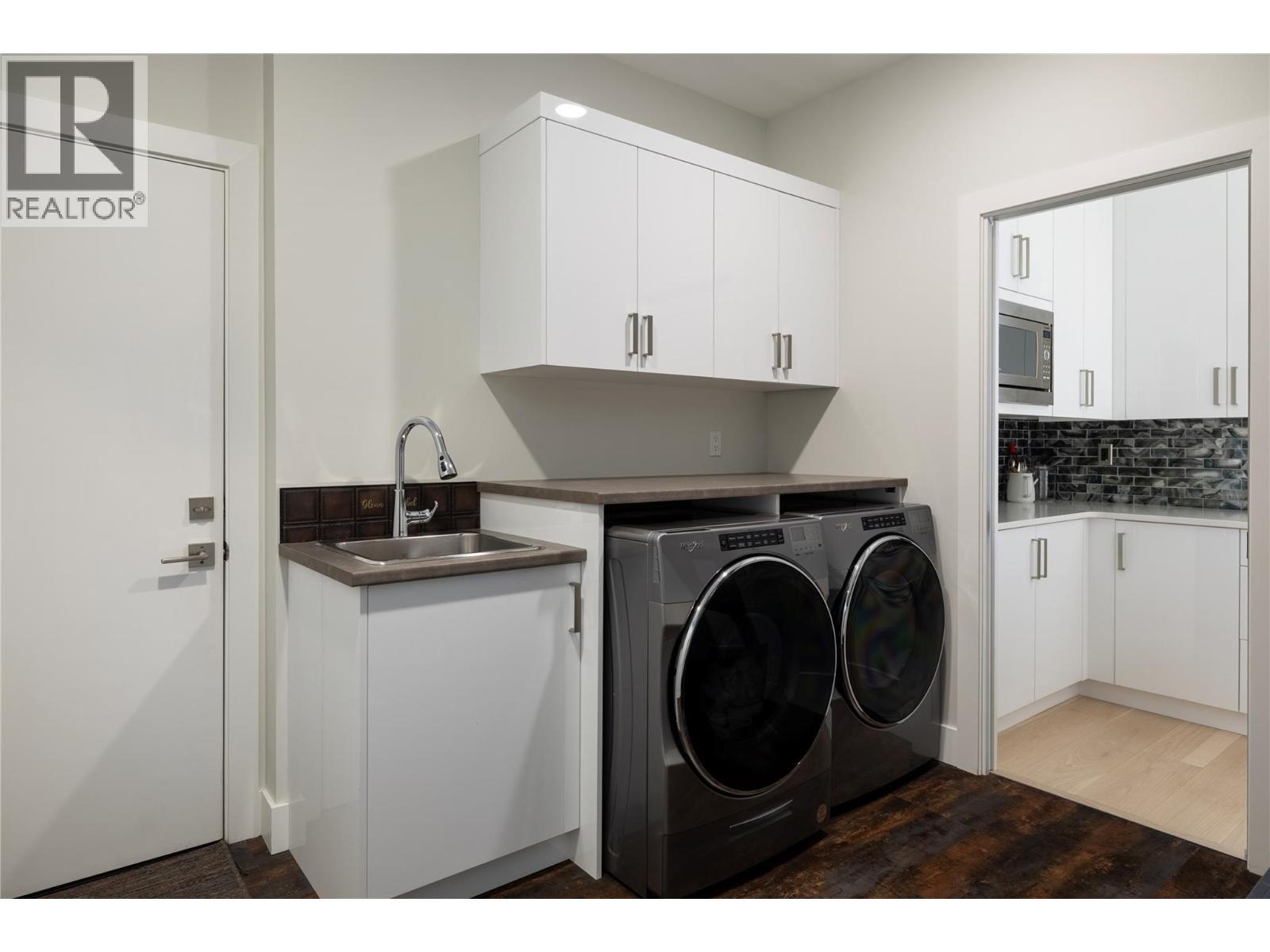 640 Mt. Ida Crescent, Coldstream, BC - Indoor Photo Showing Laundry Room